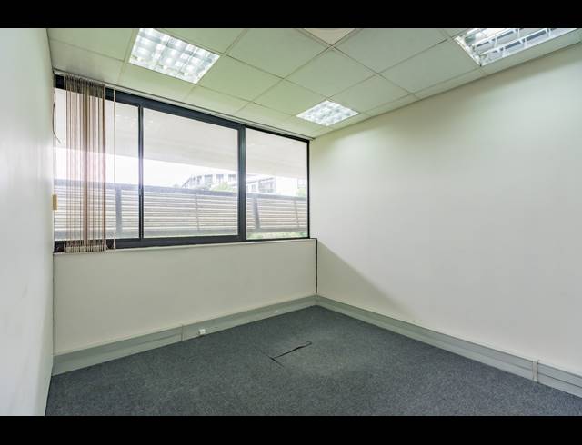 214M² OFFICE TO LET IN WESTVILLE